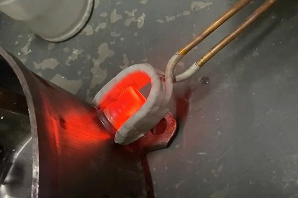 手持式高頻焊機(jī)，高頻加熱機(jī)它不單可以焊接銅管，還可以做熱處理