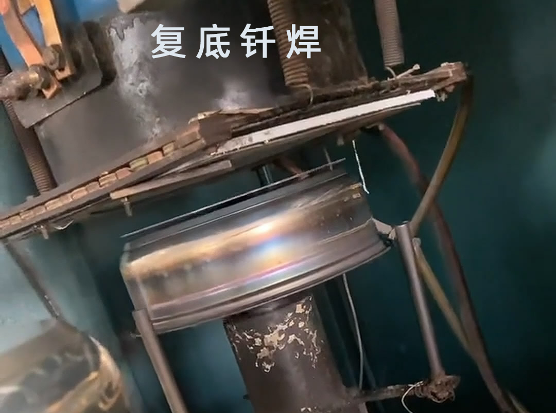 高頻釬焊機(jī)、水壺釬焊機(jī)和發(fā)熱盤(pán)釬焊/焊接都是涉及到金屬連接技術(shù)的專業(yè)領(lǐng)域