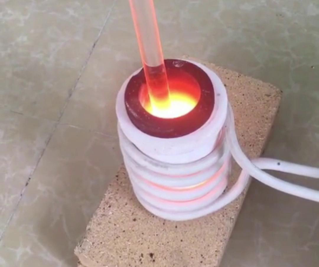 小型高頻熔煉爐：家用電壓，高效熔煉