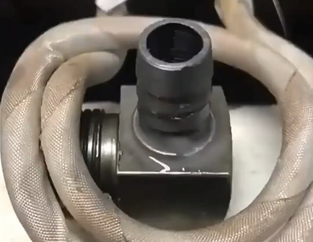 手持式高頻焊接機在不銹鋼管焊接中有哪些優(yōu)勢?(圖3) 手持式高頻焊接機在不銹鋼管焊接中有哪些優(yōu)勢?(圖3)