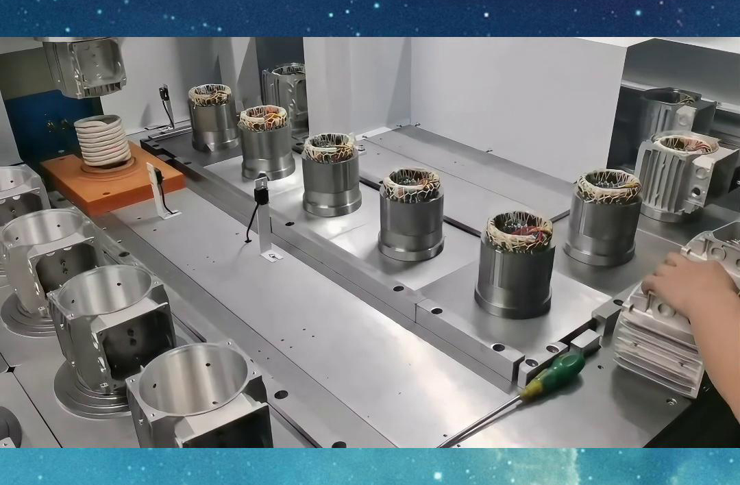電機殼熱套熱配合成套設備全自動化操作，從而保證過盈配合的質量和精度