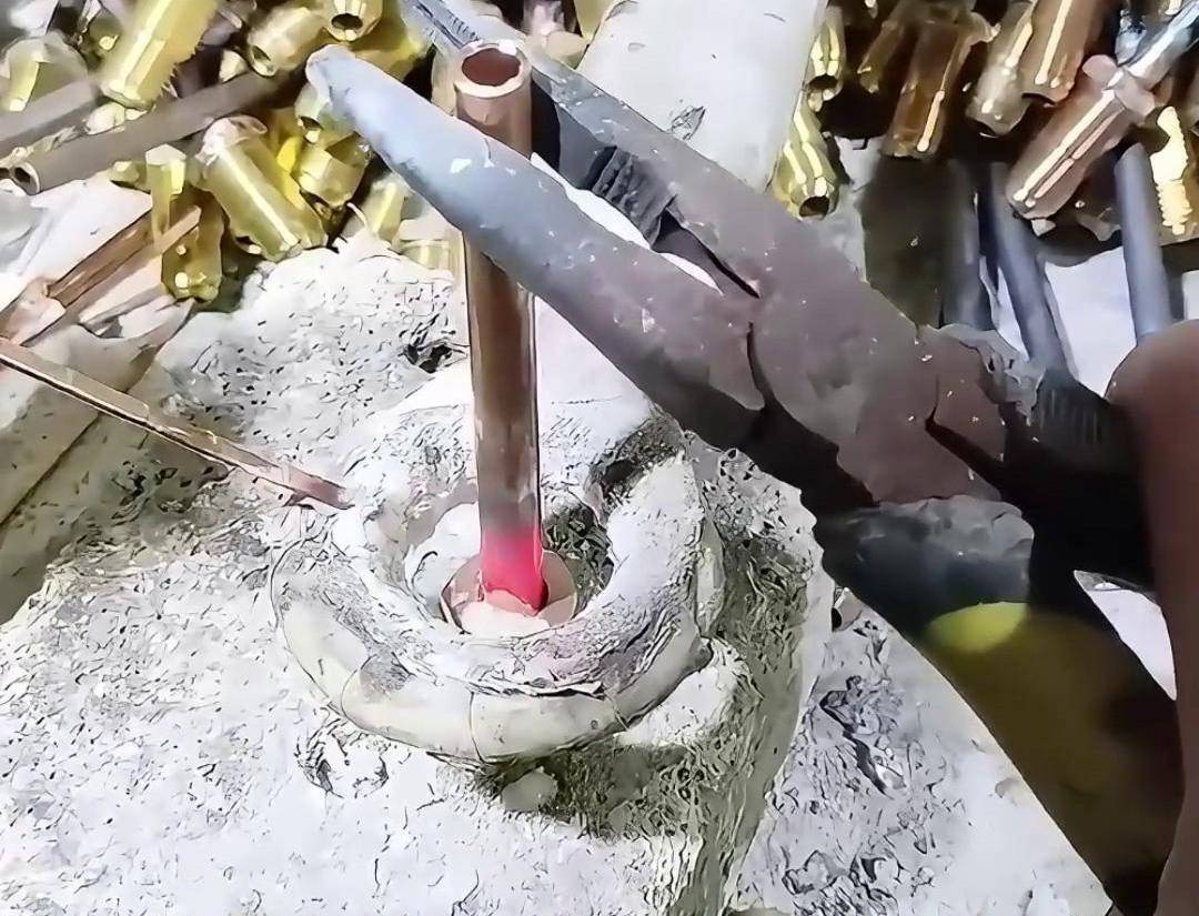 高頻釬焊機(jī)加熱速度快、焊接強(qiáng)度高、密封性好 銅件焊接好幫手