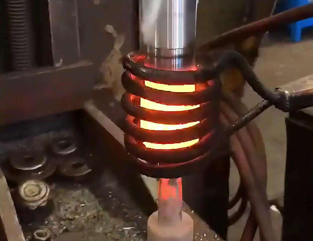 高頻淬火機(jī)在軸齒輪表面淬火熱處理中的優(yōu)勢(圖3) 高頻淬火機(jī)在軸齒輪表面淬火熱處理中的優(yōu)勢(圖3)