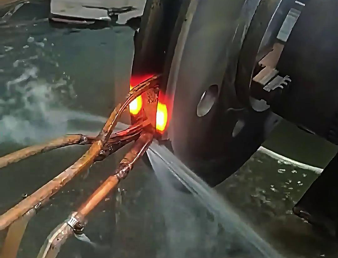 卷揚機卷筒繩槽、提升絞車?yán)K輪槽等部件經(jīng)過高頻淬火處理后使用