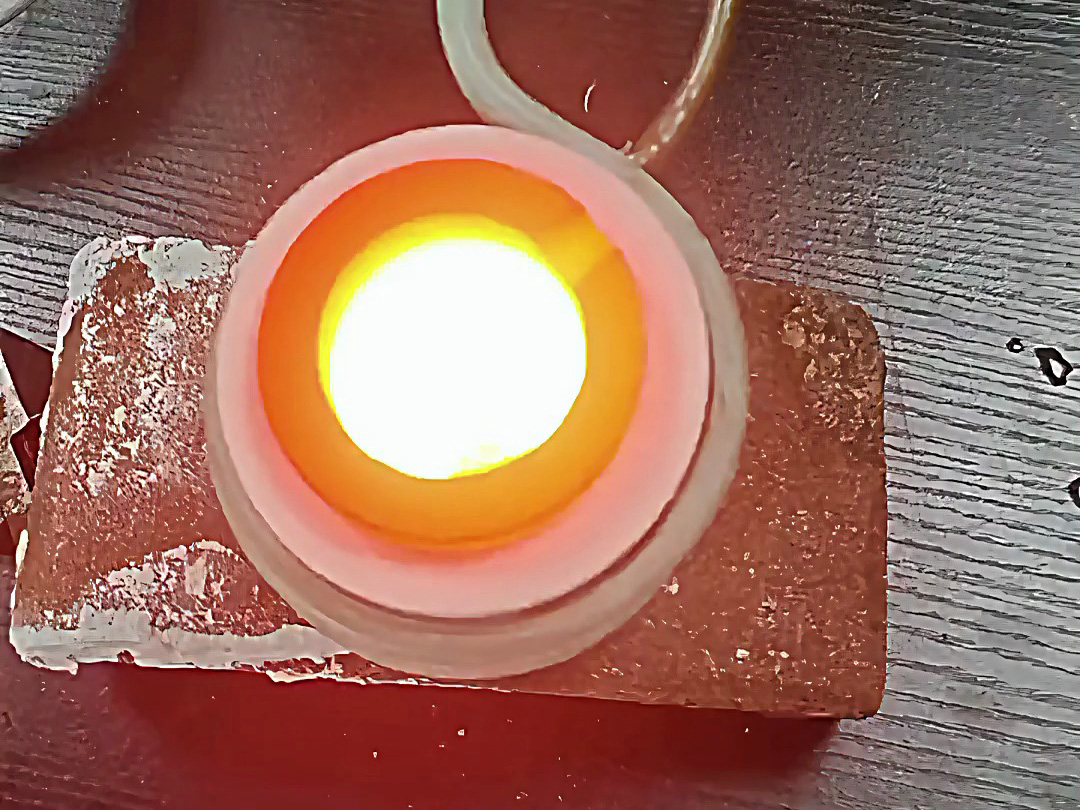 小型電熔煉爐替代煤炭火焰爐的核心原因：節(jié)能環(huán)保與精準(zhǔn)控溫的雙重優(yōu)勢(圖3)