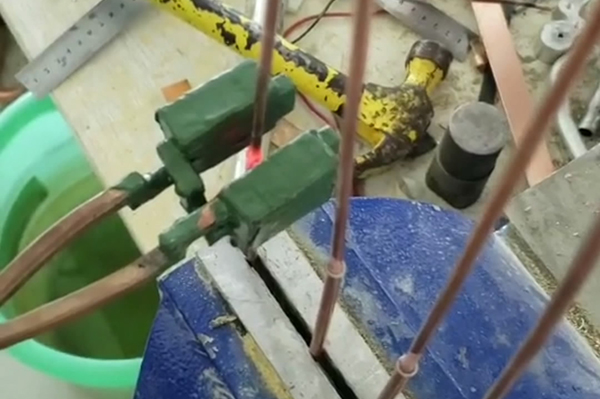 手持式高頻加熱機(jī)，高頻焊機(jī)是焊接銅管工具